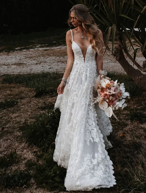 Beach Sexy Boho Wedding Dresses Court Train Sheath / Column Sleeveless Spaghetti Strap Lace With Appliques Split Front