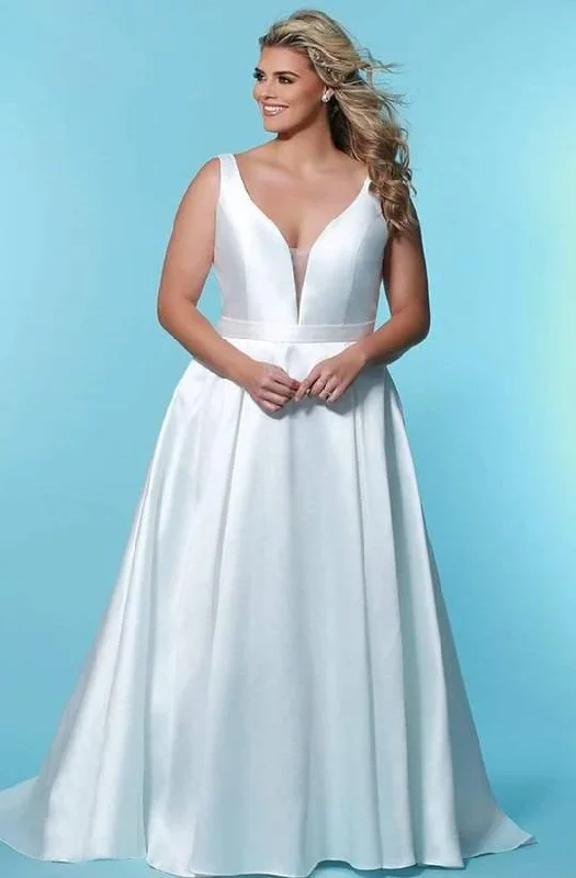 Sydneys Closet Plus Size Wedding Dress