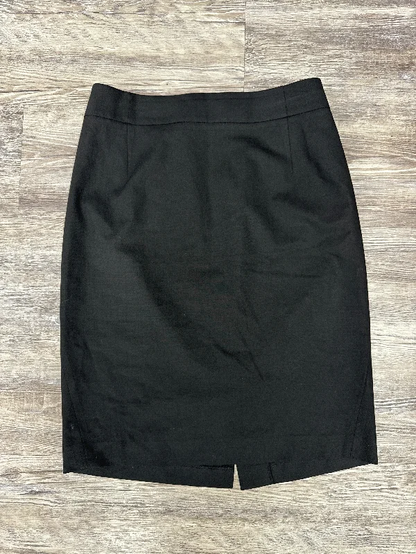 Skirt Short By Theory In Black, Size: 6