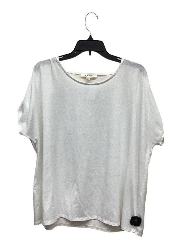 Top Short Sleeve By Cyrus Knits In White, Size: Xl