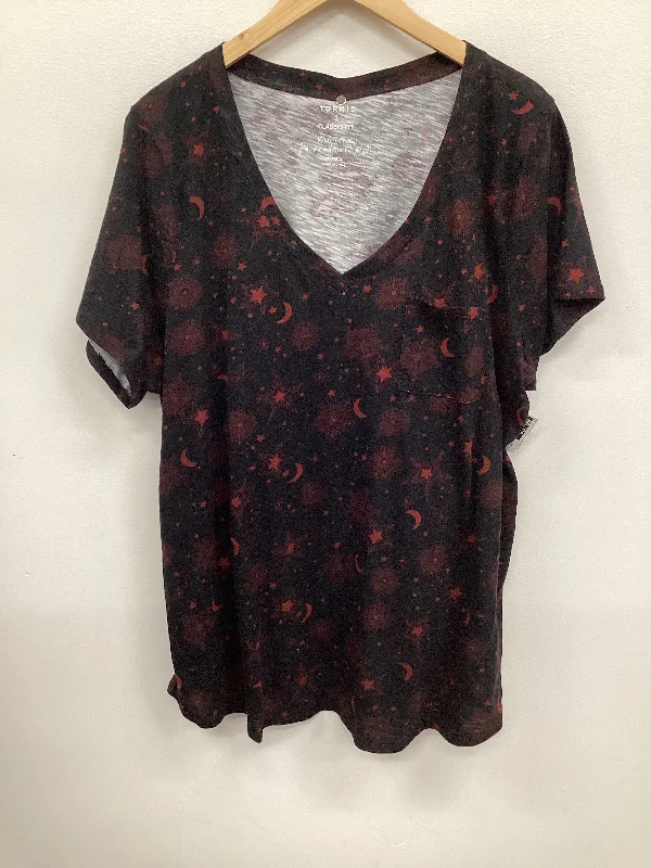 Top Short Sleeve By Torrid In Black & Red, Size: 3x