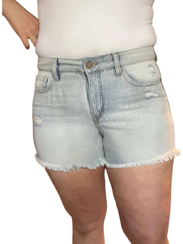 Jamie Frayed Hem Shorts In Light Wash